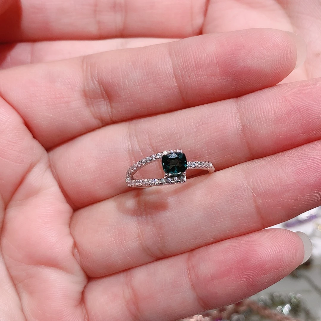 银S925镶嵌戒指尖晶石