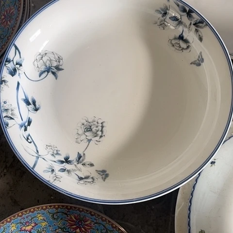 陶瓷8寸深窝盘一个