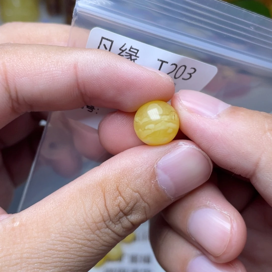 琥珀未镶嵌珠宝奇石