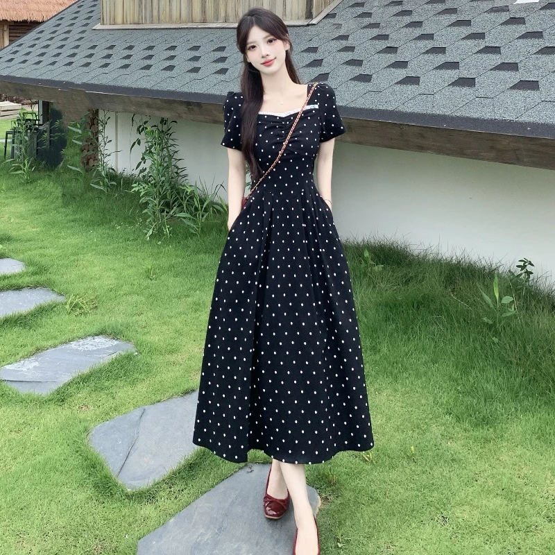 黑巧甜心夏季气质收腰显瘦桃心领中长款连衣裙