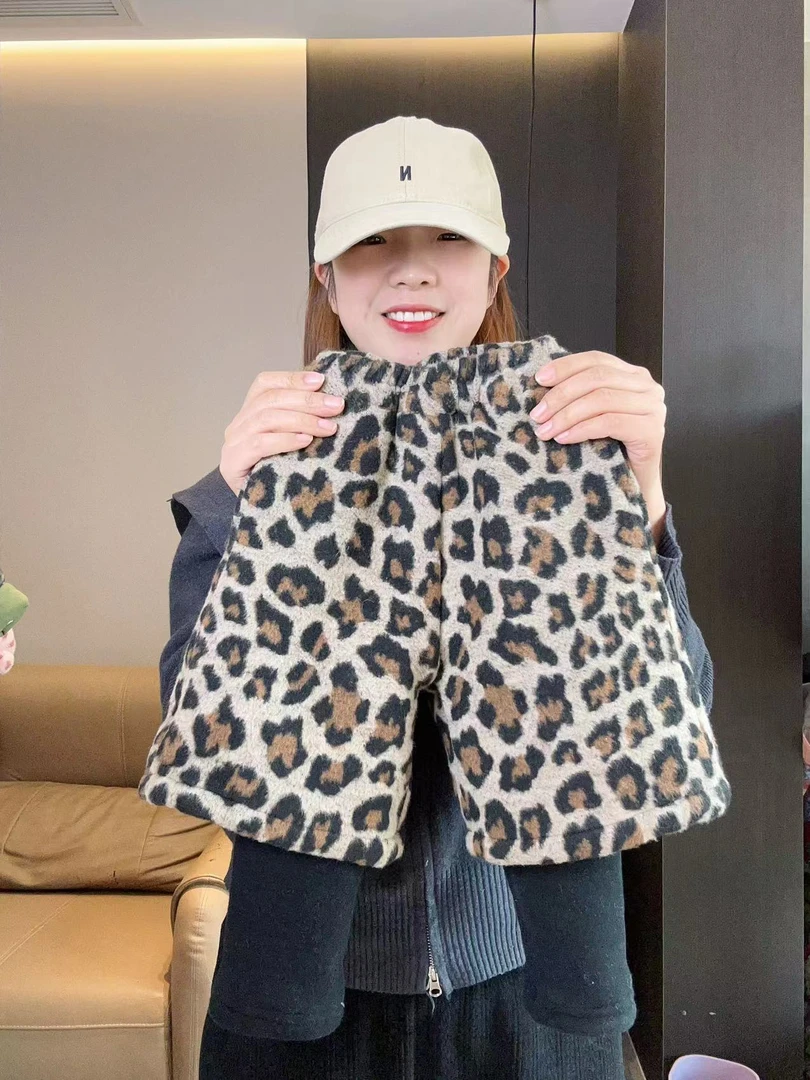 2025秋冬新款男女童韩系时尚休闲宝宝洋气时髦豹纹短裤小童