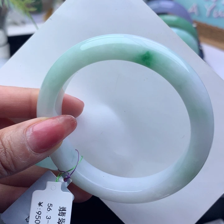 翡翠手镯未镶嵌天然翡翠手镯