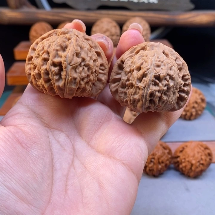 文玩核桃把件43球白