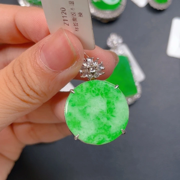 【闪购商品】颈饰银S925镶嵌翡翠翡翠