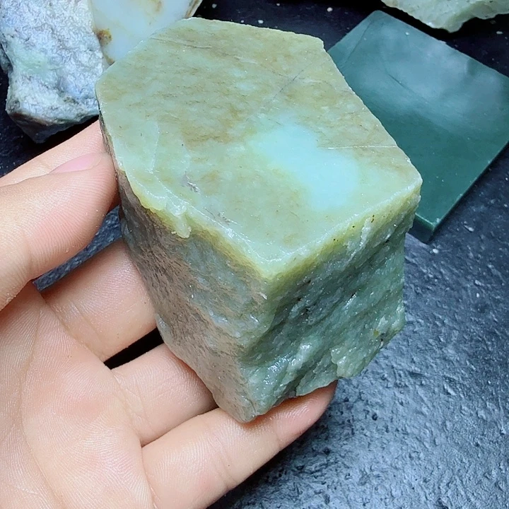 未镶嵌和田玉（糖玉）珠宝奇石