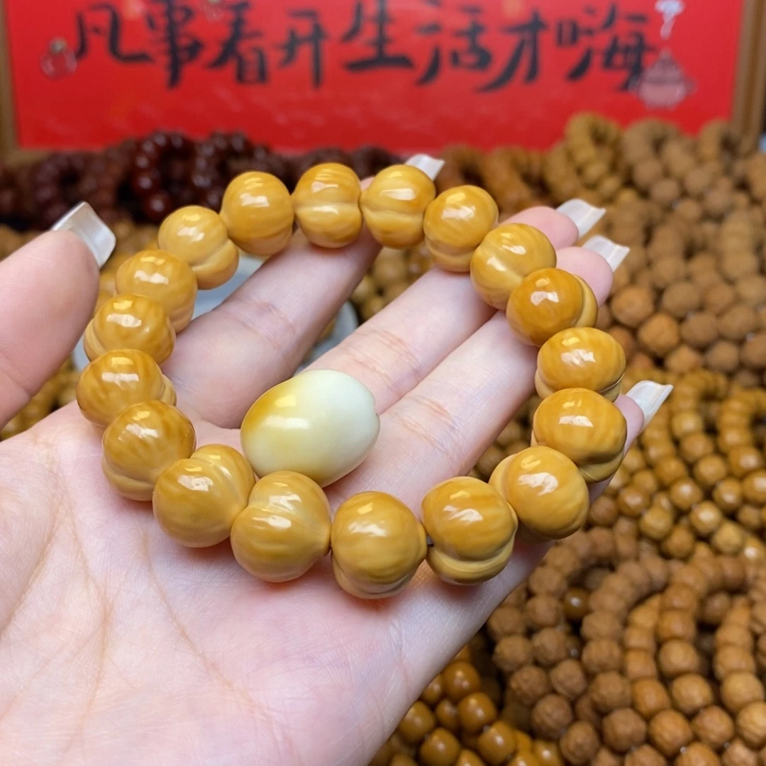 王****猴头二等屁桃➕配饰