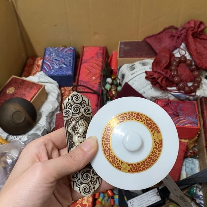 瓷片哈中古工艺品一件