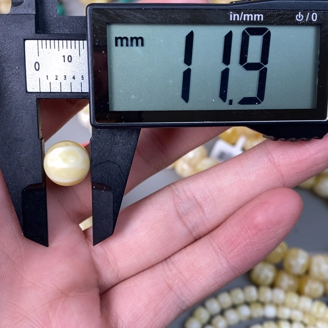 未镶嵌琥珀珠宝奇石