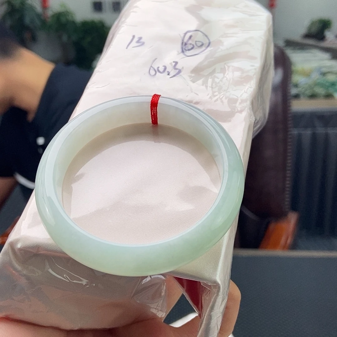 未镶嵌手镯翡翠拍一发一