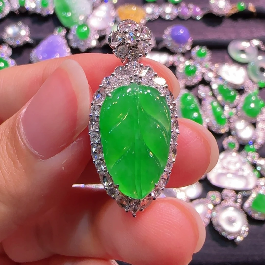 翡翠吊坠(不含链)18K金镶嵌绿叶子吊坠