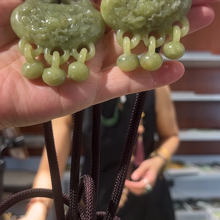 蛇纹石玉未镶嵌毛衣链