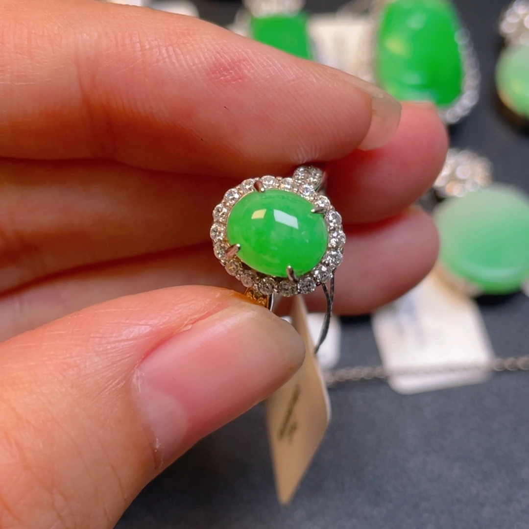 颈饰银S925镶嵌翡翠戒指