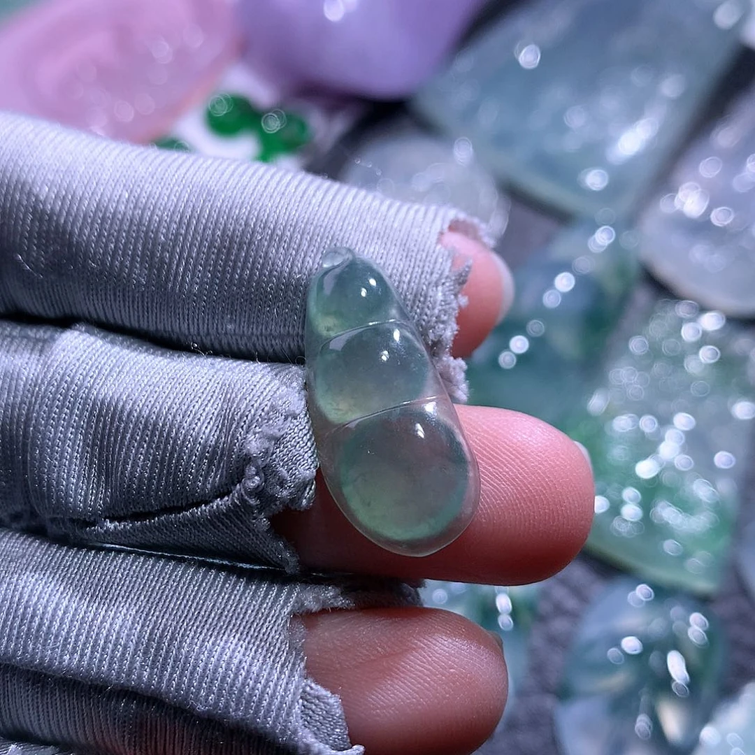 【闪购商品】翡翠未镶嵌颈饰豆