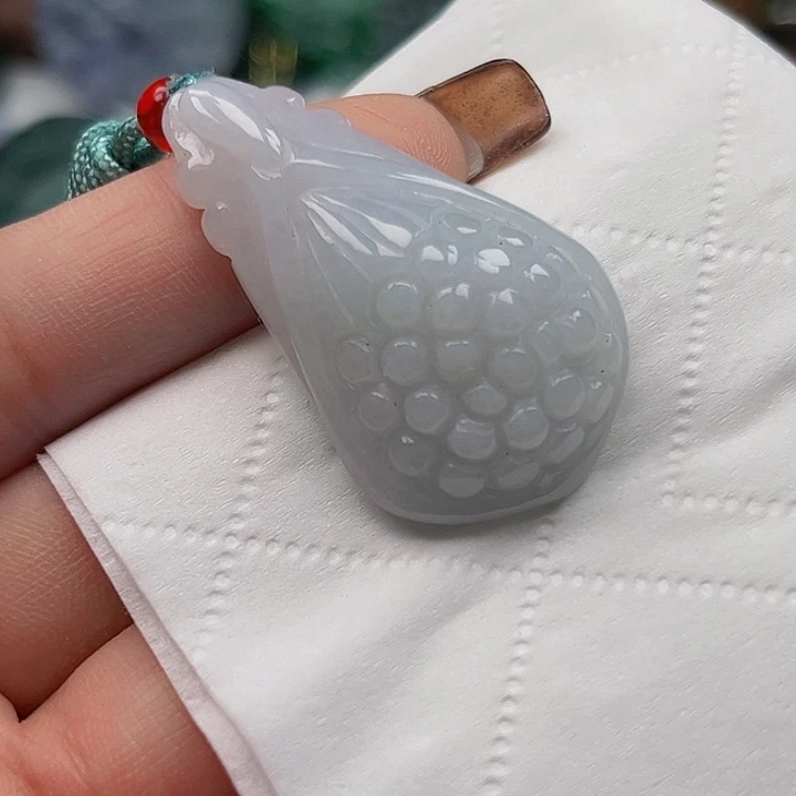 翡翠未镶嵌颈饰挂件