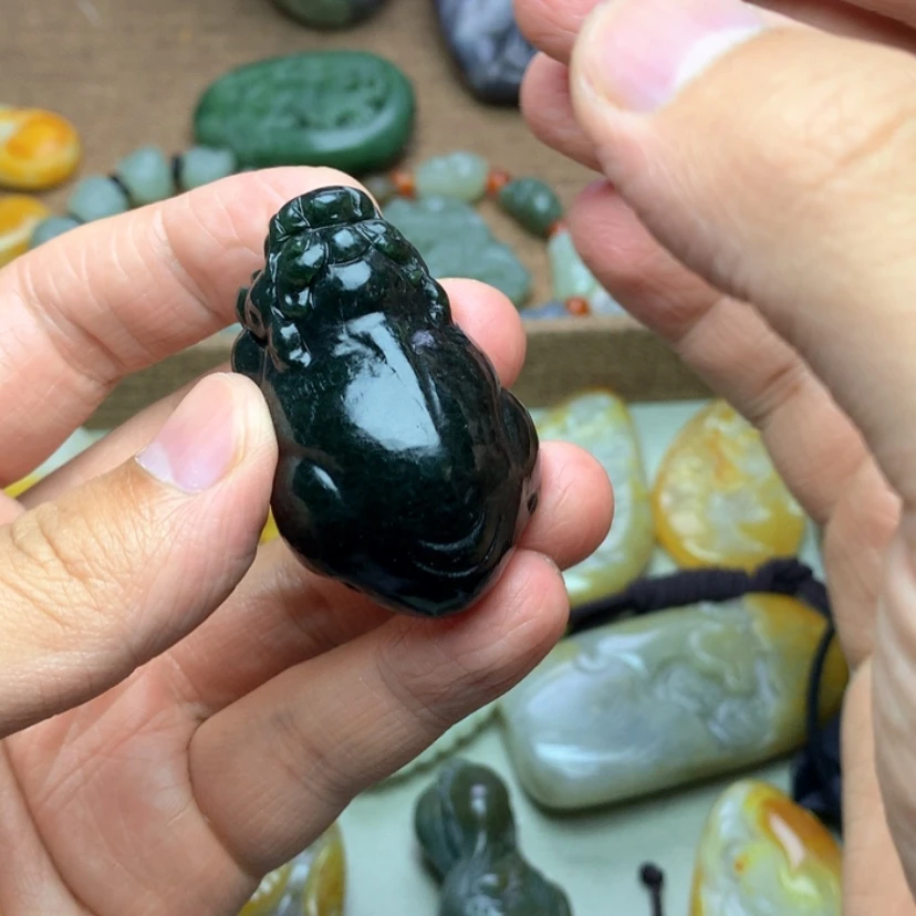 【闪购商品】颈饰未镶嵌和田玉