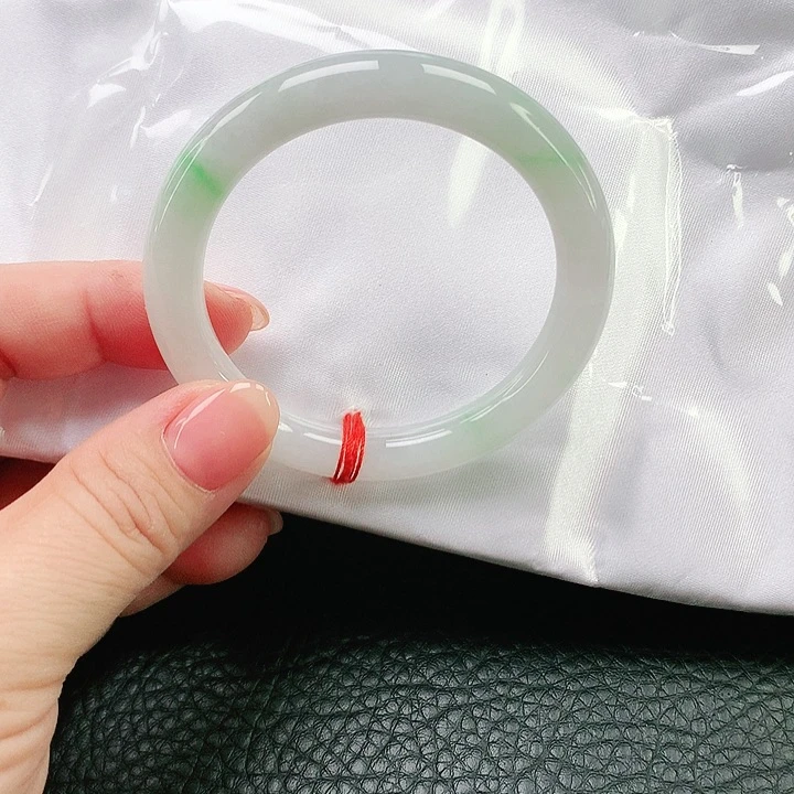 翡翠手镯未镶嵌翡翠224