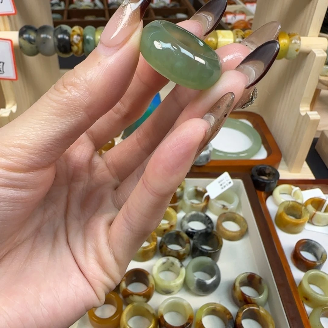 岫玉岫玉内径瑕疵不退17未镶嵌S**i
