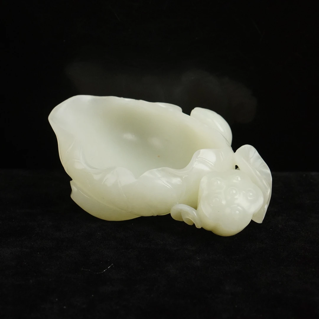 【清】白玉荷叶莲花洗（高3.7cm宽9cm重147g）