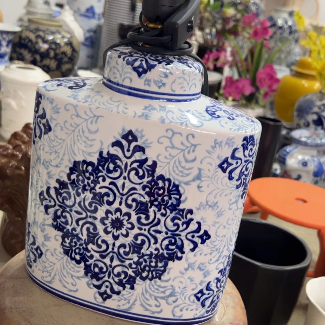 微瑕青花瓷器值得厚爱