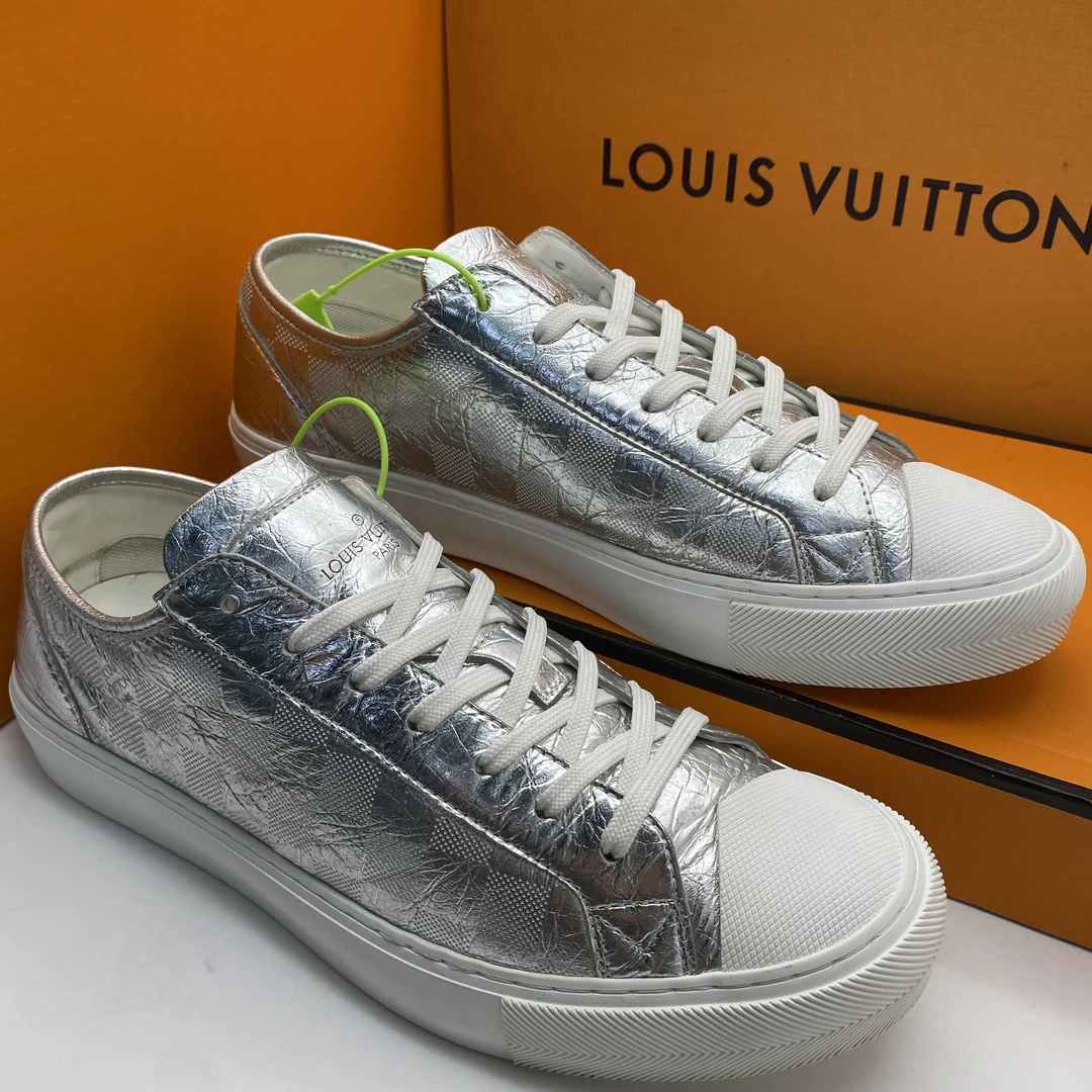 95新 LouisVuitton/路易威登 41欧码/银色棋盘格低帮板鞋时尚舒适