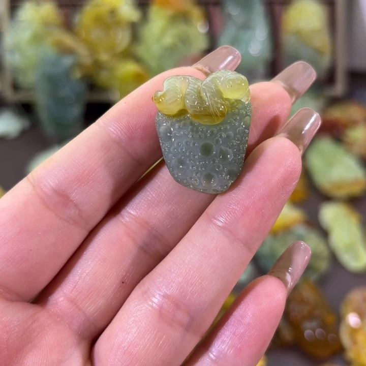 未镶嵌蛇纹石玉颈饰