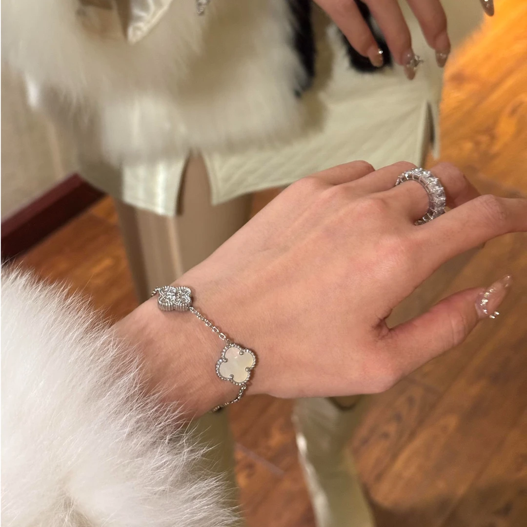 柯柒 铜合金手链 四叶草满天星手链轻奢小众百搭气质高级设计手饰