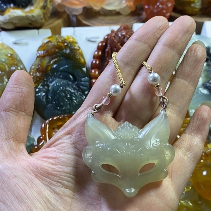 未镶嵌蛇纹石玉颈饰