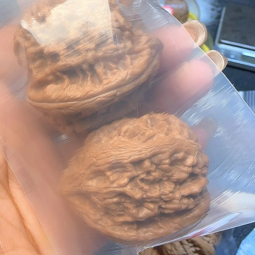 用***1文玩核桃吊坠大肚御尊