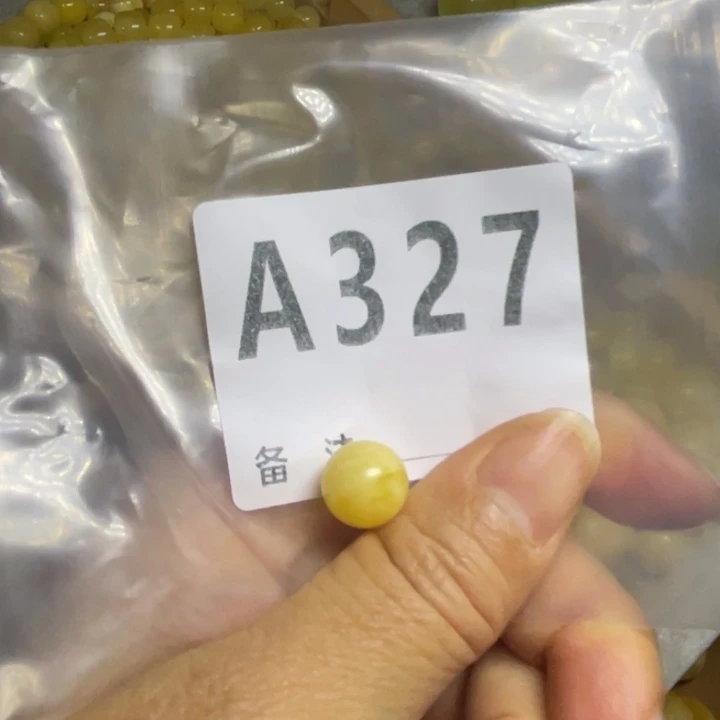 ****️琥珀未镶嵌裸石微瑕小坑10.9