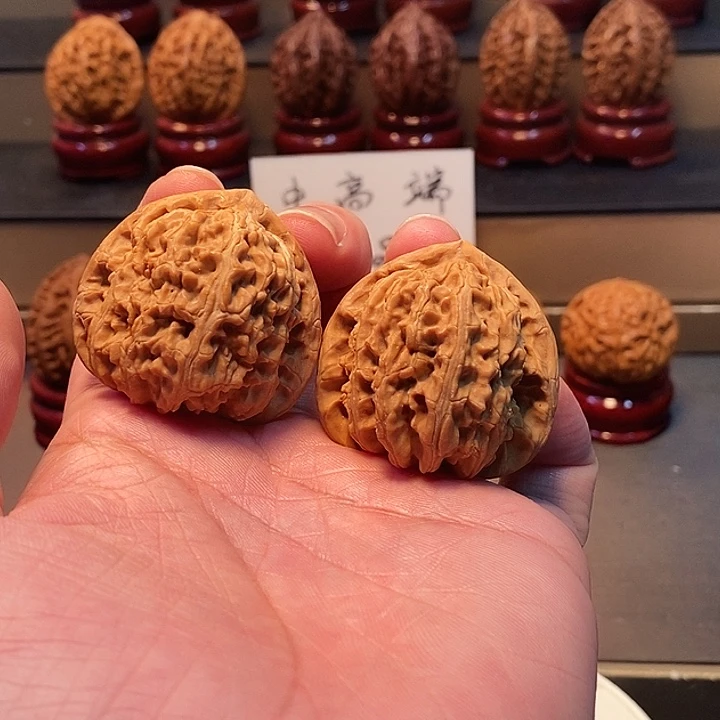 N***m把件桃核42尺三角白