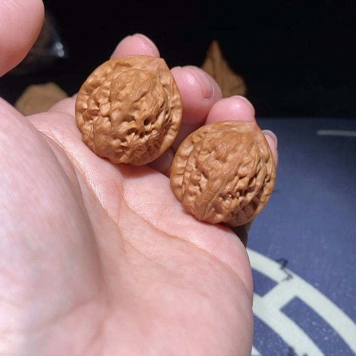 文玩核桃吊坠红豆手捻