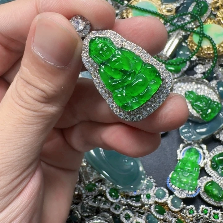 翡翠未镶嵌颈饰天然A货翡翠放漏