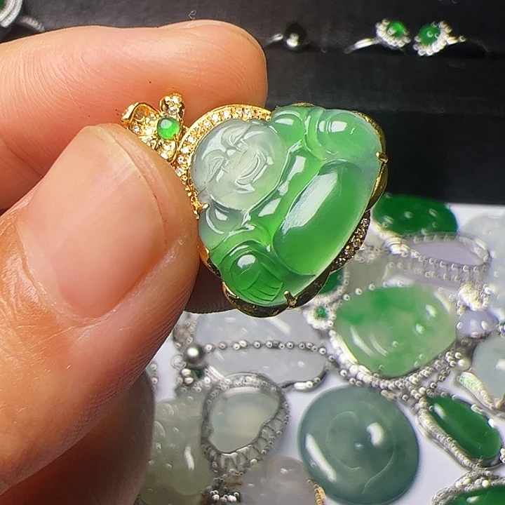 珠***珠吊坠(不含链)18K金镶嵌翡翠