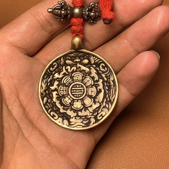 泥塑图****子藏传牌子……