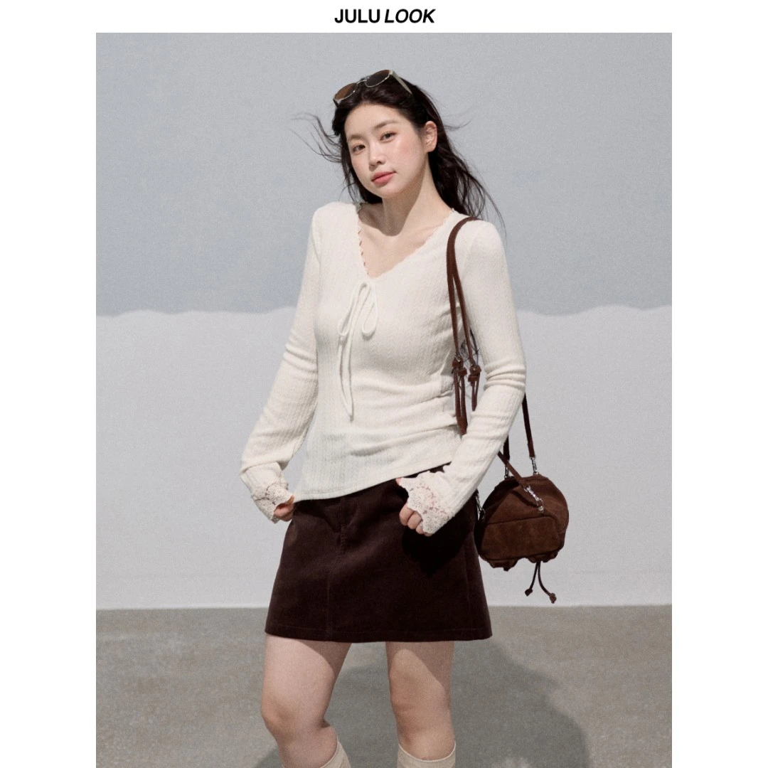 巨鹿工作室“褶光之间‘微胖mm蕾丝拼接修身V领提花针织大码上衣