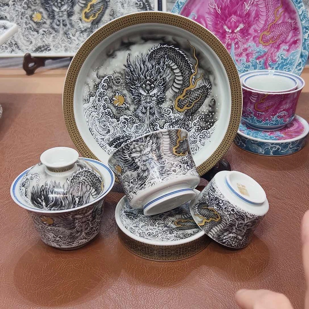 摆件景德镇陶瓷研究所工作的