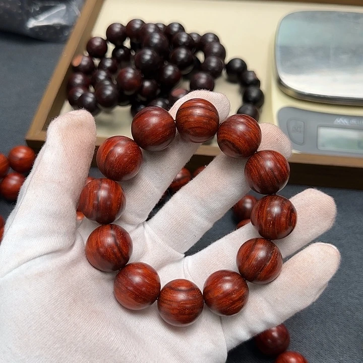 把件小叶紫檀水波黑筋