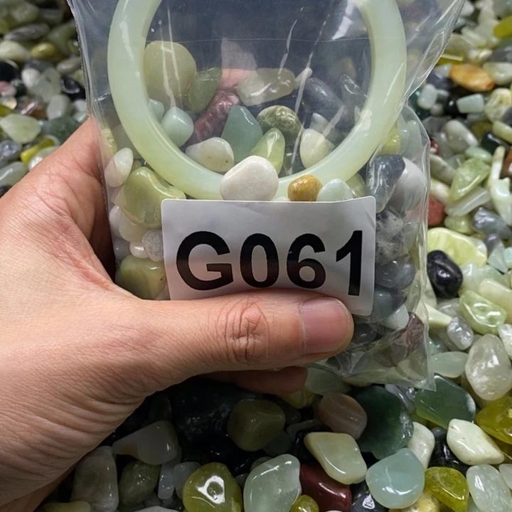 蛇纹石玉鱼缸石未镶嵌