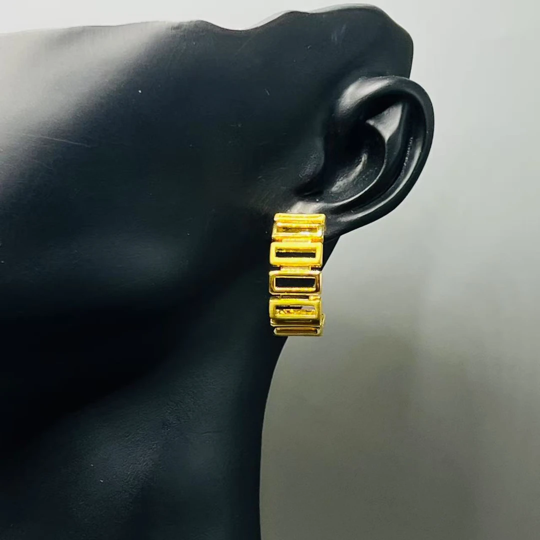 A播 5.91g足金999耳饰e