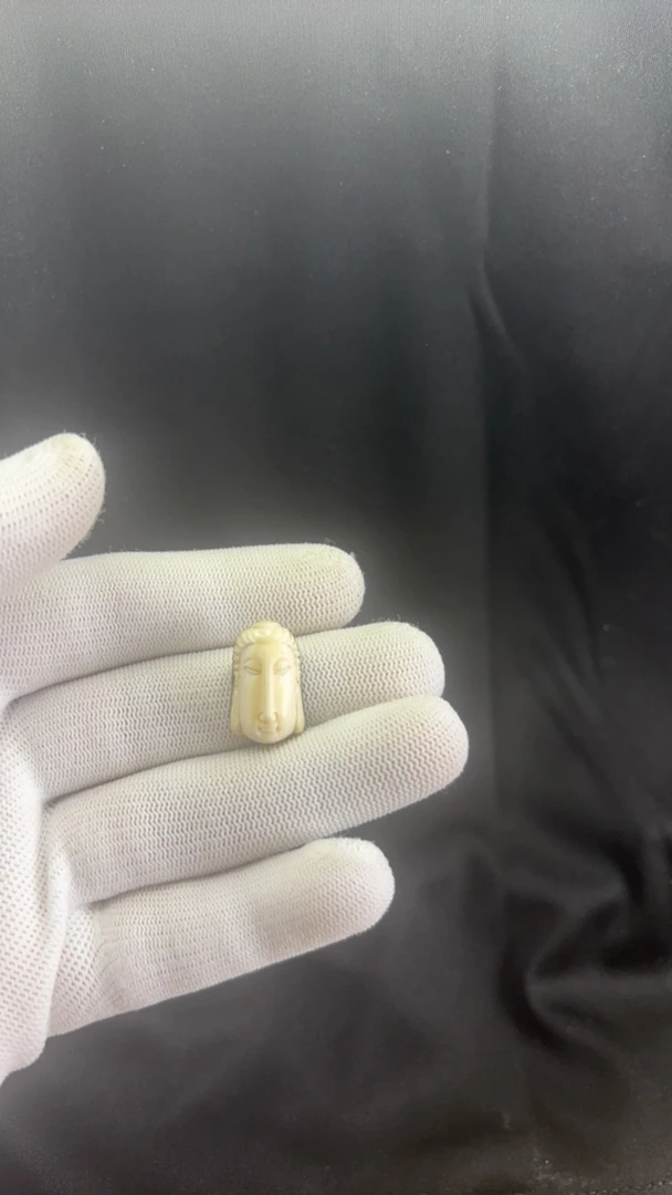 A0127天然猛犸牙长脸佛头龙脊菩提