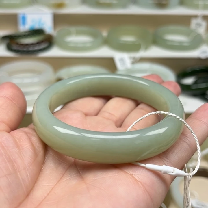 和田玉手镯未镶嵌花*花