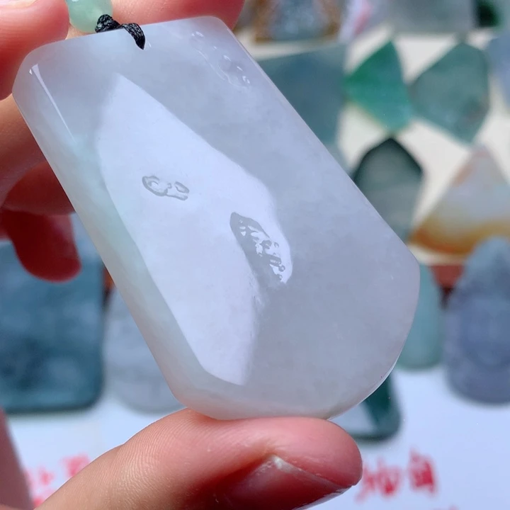 颈饰未镶嵌翡翠好