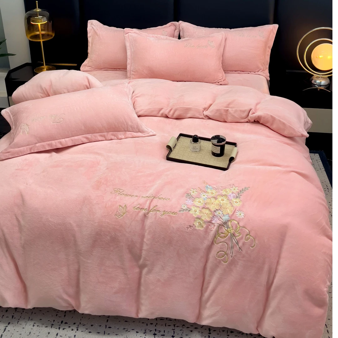 【年终钜惠宠粉福利】保暖亲肤防滑体肤刺绣四件套-手捧花