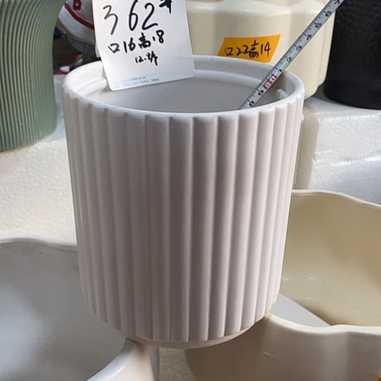 段泥花盆瑕疵有孔