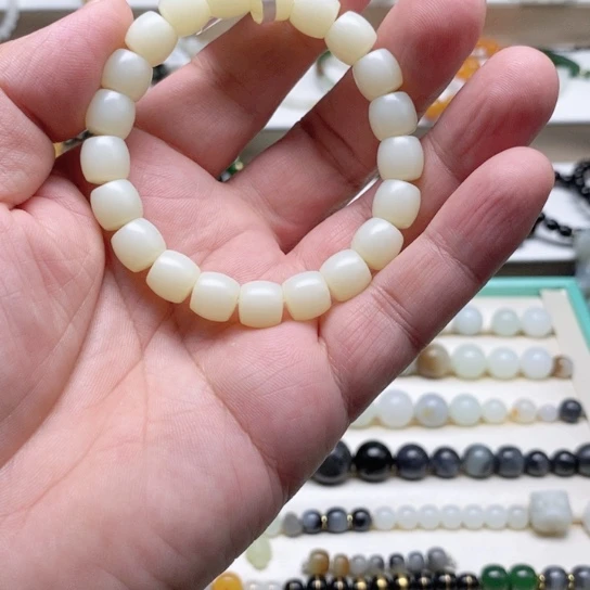 和田玉未镶嵌手链