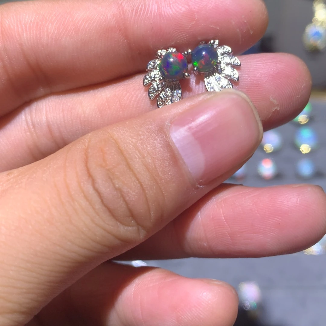 欧泊银S925镶嵌欧泊耳钉