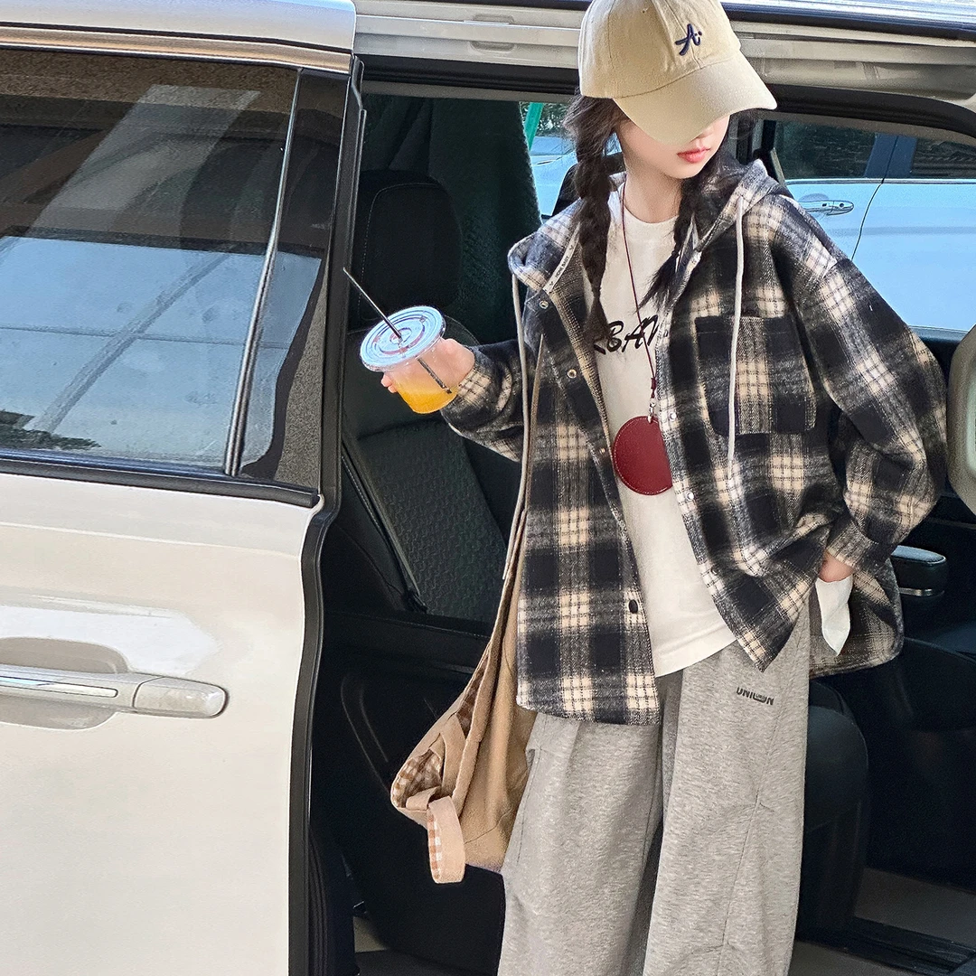 女童春秋装2025新款百搭连帽外套休闲秋季休闲韩版格子时髦上衣潮