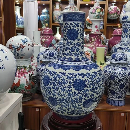 瓷片景德镇陶瓷青花缠枝莲天球瓶
