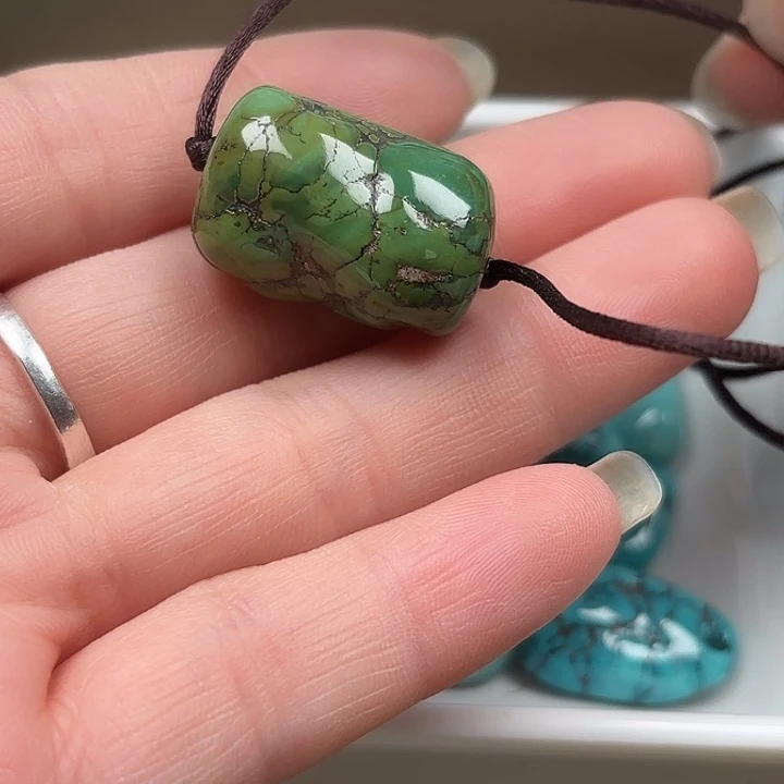 汀***.绿松石未镶嵌珠宝奇石