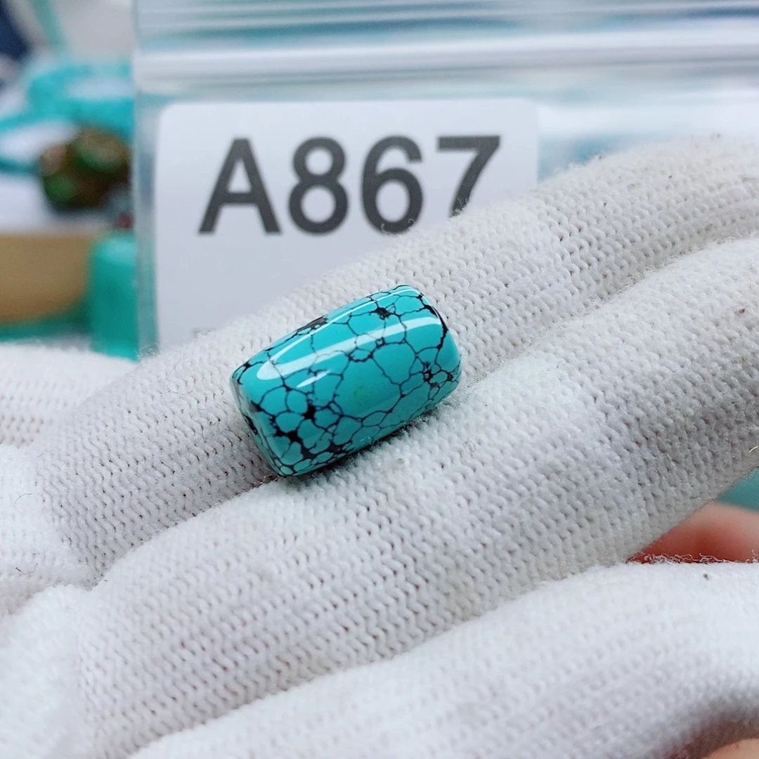 绿松石未镶嵌颈饰